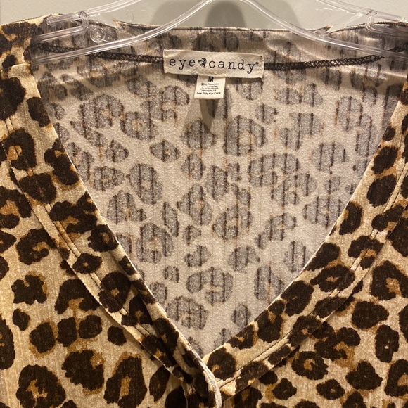 Leopard print button down top - Picture 2 of 6
